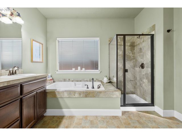 21281 BELLFLOWER Pl, Bend, OR 97702