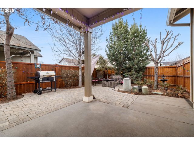 21281 BELLFLOWER Pl, Bend, OR 97702