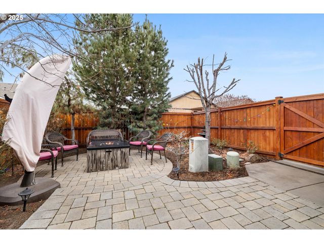 21281 BELLFLOWER Pl, Bend, OR 97702