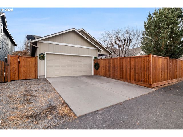 21281 BELLFLOWER Pl, Bend, OR 97702