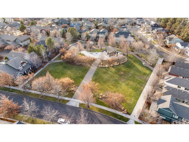 21281 BELLFLOWER Pl, Bend, OR 97702