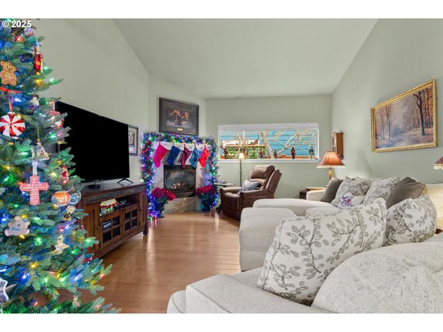 21281 BELLFLOWER Pl, Bend, OR 97702