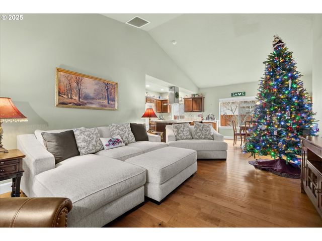 21281 BELLFLOWER Pl, Bend, OR 97702