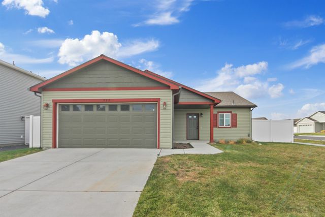 902 S Bogen Ct, Airway Heights, WA 99224