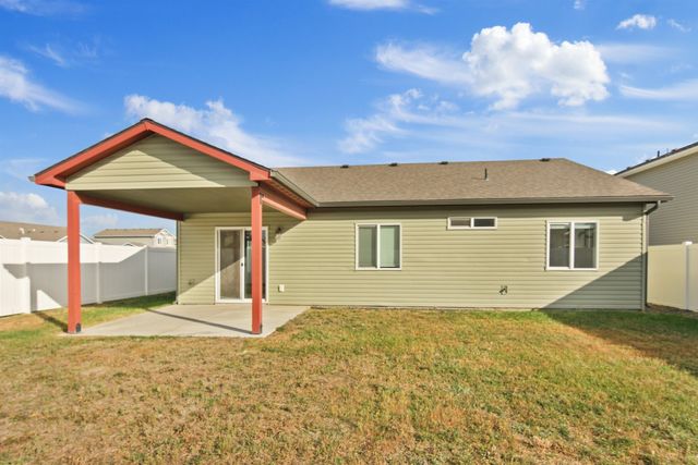 902 S Bogen Ct, Airway Heights, WA 99224