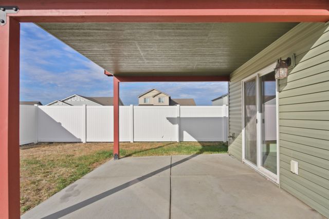 902 S Bogen Ct, Airway Heights, WA 99224