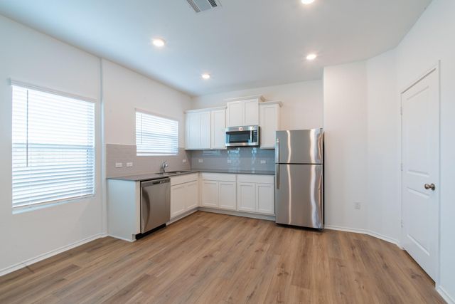 10705 Steinbeck DR, Austin, TX 78747