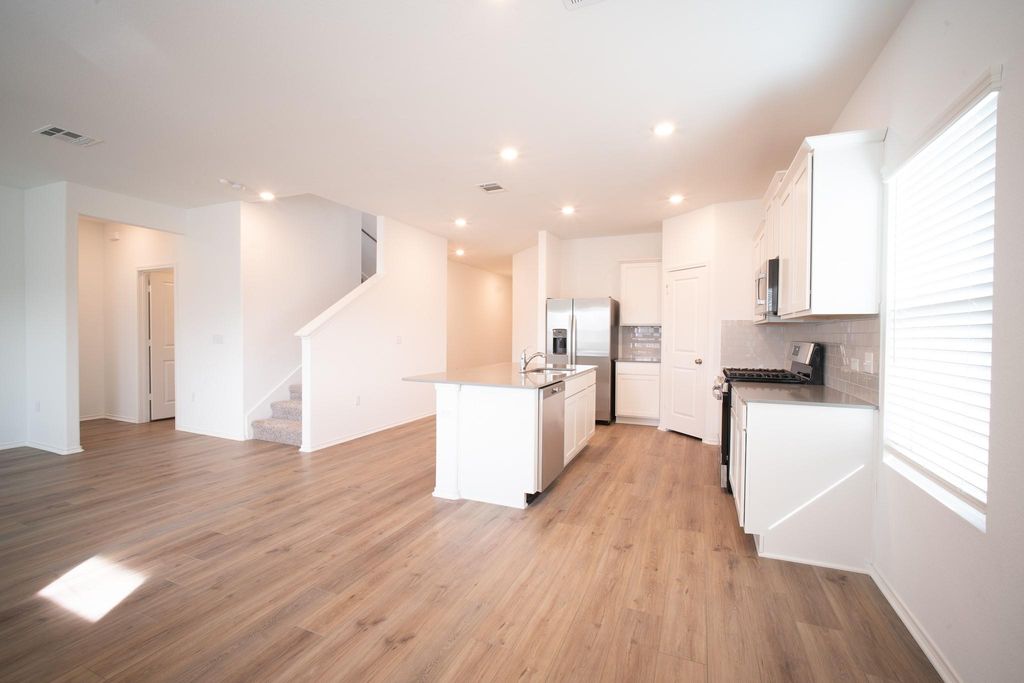 10705 Steinbeck DR, Austin, TX 78747