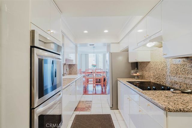 750 S Spaulding Avenue 332, Los Angeles, CA 90036