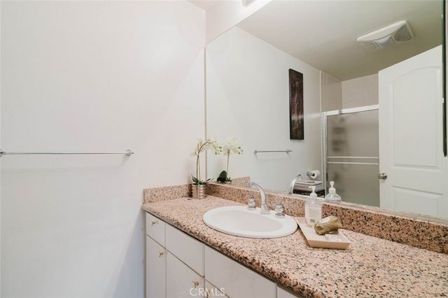 750 S Spaulding Avenue 332, Los Angeles, CA 90036