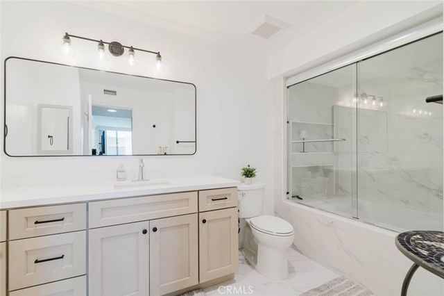 750 S Spaulding Avenue 332, Los Angeles, CA 90036