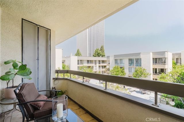 750 S Spaulding Avenue 332, Los Angeles, CA 90036
