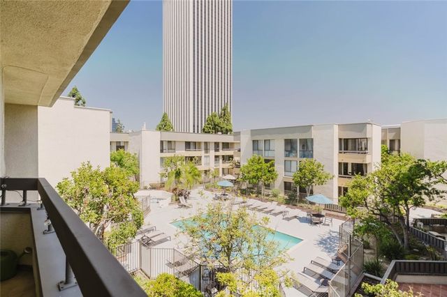 750 S Spaulding Avenue 332, Los Angeles, CA 90036