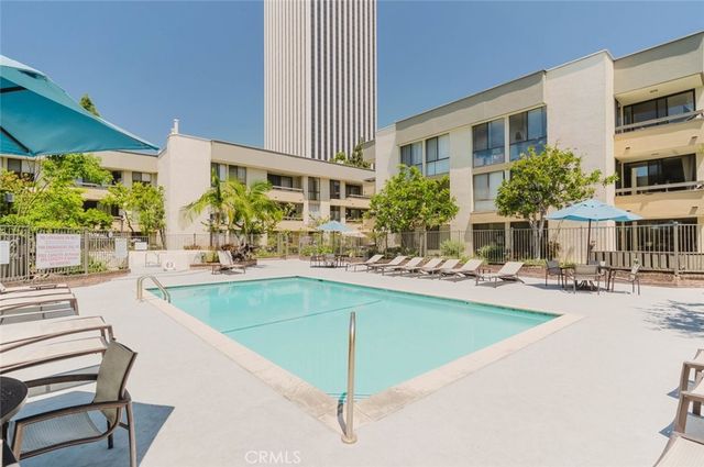 750 S Spaulding Avenue 332, Los Angeles, CA 90036