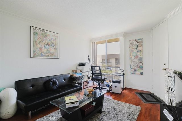 750 S Spaulding Avenue 332, Los Angeles, CA 90036