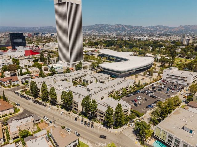 750 S Spaulding Avenue 332, Los Angeles, CA 90036