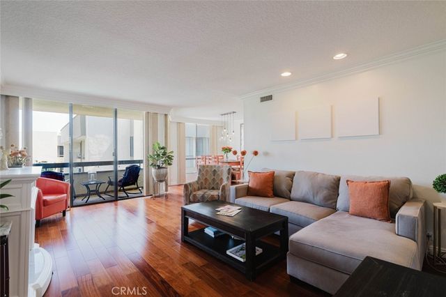 750 S Spaulding Avenue 332, Los Angeles, CA 90036