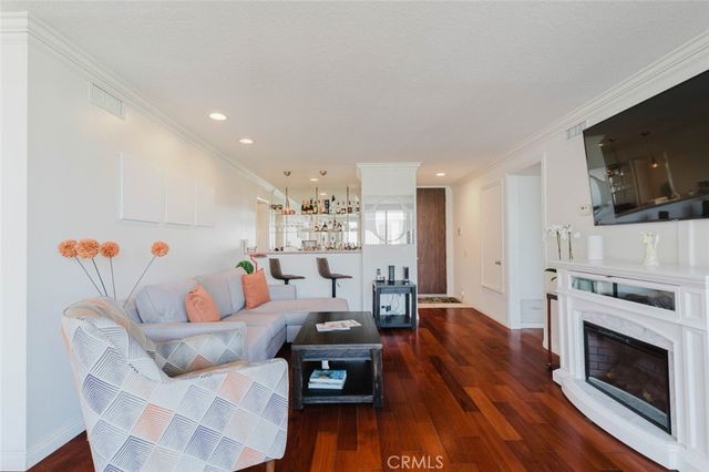 750 S Spaulding Avenue 332, Los Angeles, CA 90036