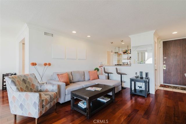 750 S Spaulding Avenue 332, Los Angeles, CA 90036