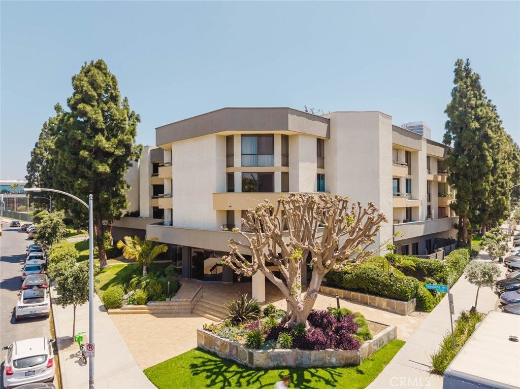 750 S Spaulding Avenue 332, Los Angeles, CA 90036