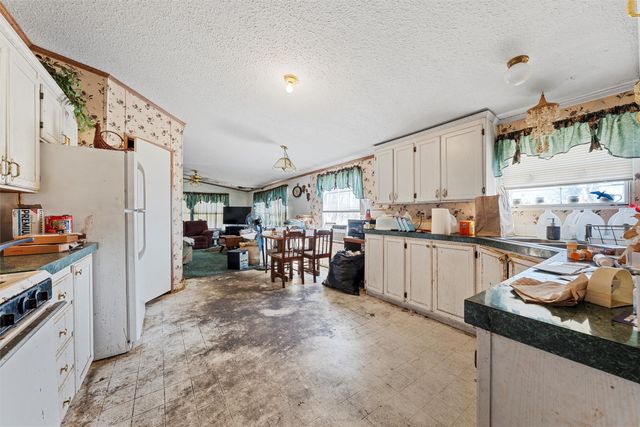 3725 Bluhm Road, West, TX 76691