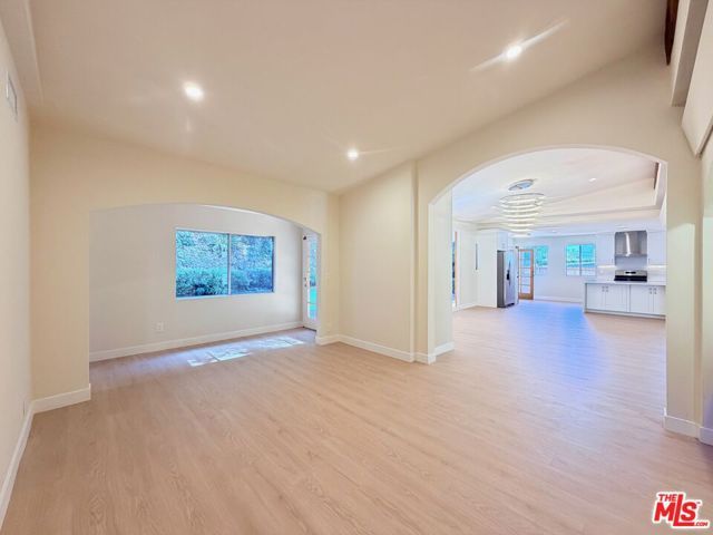 2000 San Ysidro Drive, Beverly Hills, CA 90210