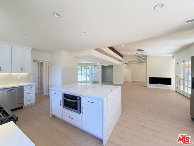 2000 San Ysidro Drive, Beverly Hills, CA 90210