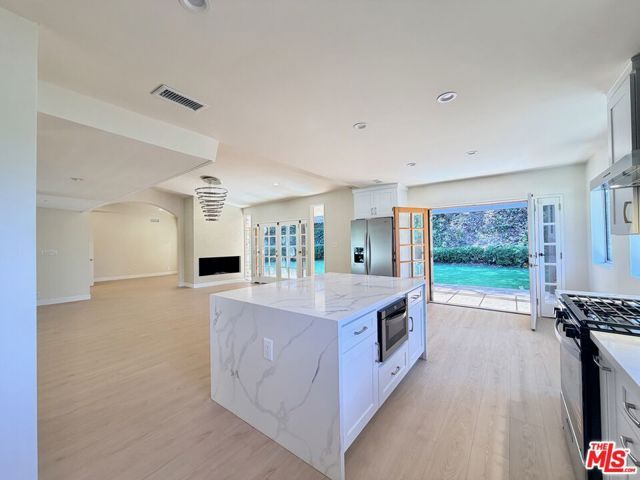 2000 San Ysidro Drive, Beverly Hills, CA 90210