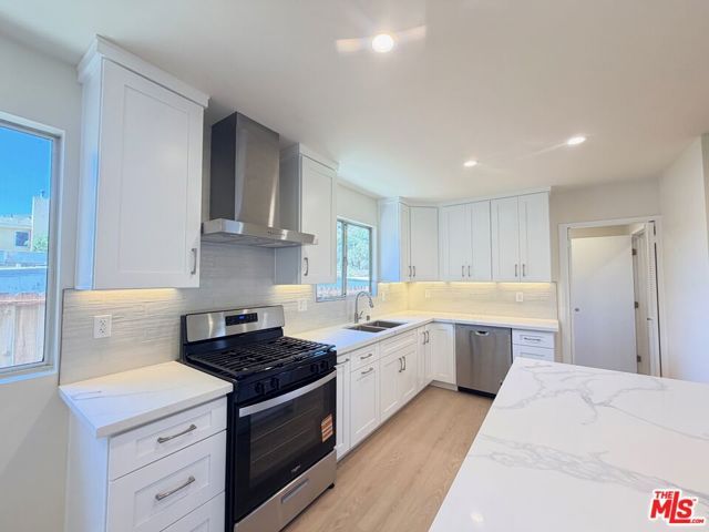 2000 San Ysidro Drive, Beverly Hills, CA 90210