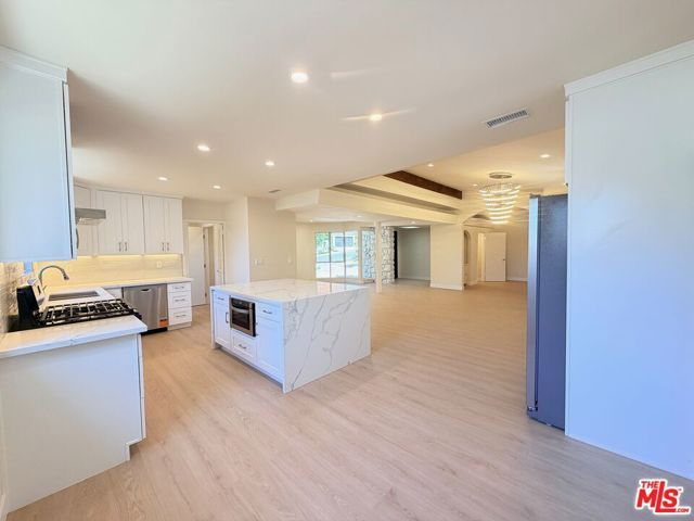 2000 San Ysidro Drive, Beverly Hills, CA 90210