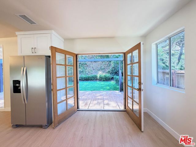 2000 San Ysidro Drive, Beverly Hills, CA 90210