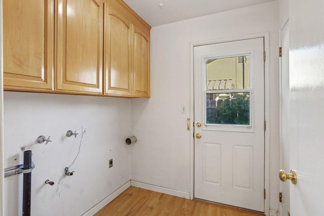 1532 Burnside Way, Stockton, CA 95207