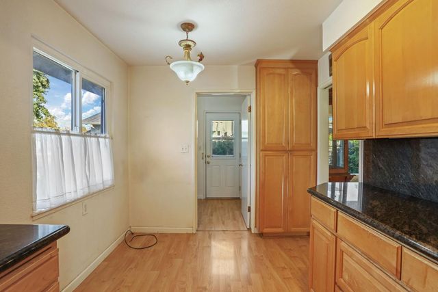 1532 Burnside Way, Stockton, CA 95207