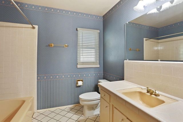 1532 Burnside Way, Stockton, CA 95207