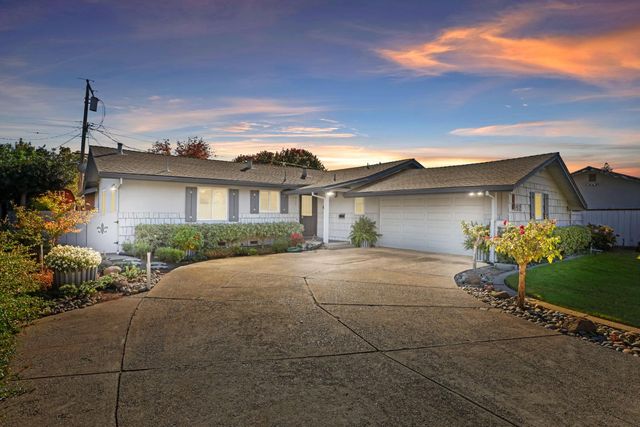 1532 Burnside Way, Stockton, CA 95207