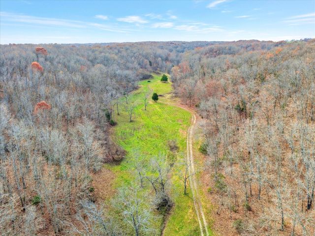 6535 Farm Road 1245, Aurora, MO 65605