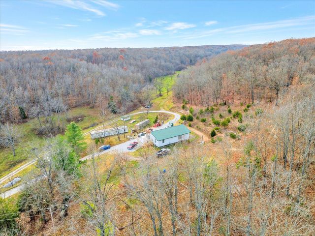 6535 Farm Road 1245, Aurora, MO 65605