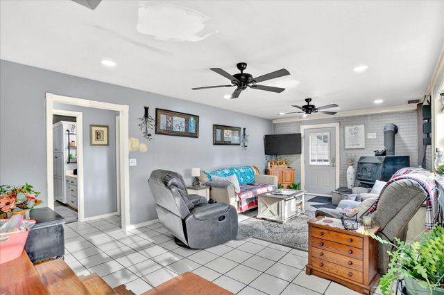 6535 Farm Road 1245, Aurora, MO 65605