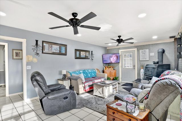 6535 Farm Road 1245, Aurora, MO 65605