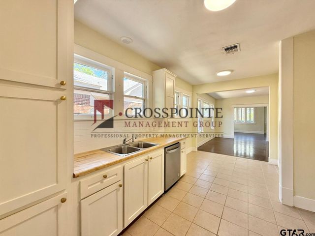 431 S College, Tyler, TX 75702