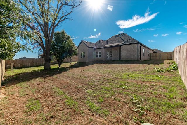 5840 Poppy Avenue, Springdale, AR 72762