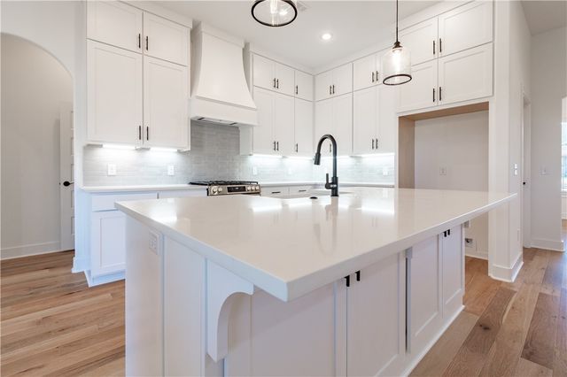 5840 Poppy Avenue, Springdale, AR 72762