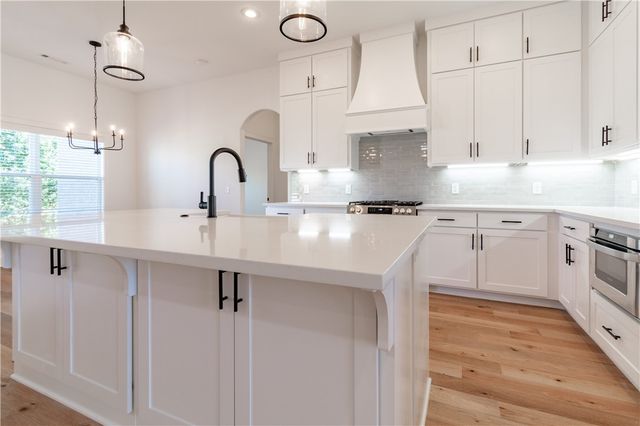 5840 Poppy Avenue, Springdale, AR 72762