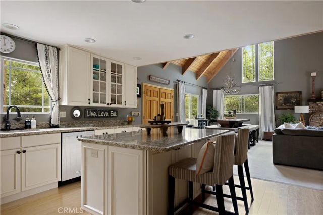 366 Rainier Road, Lake Arrowhead, CA 92352