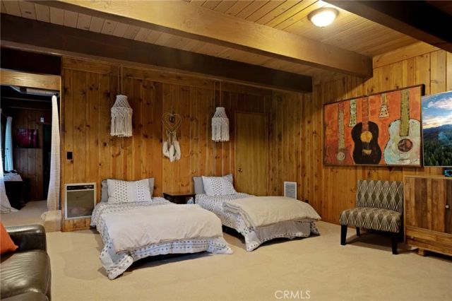 366 Rainier Road, Lake Arrowhead, CA 92352