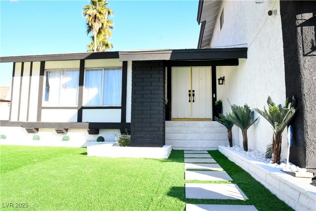 1708 Crest Avenue, Las Vegas, NV 89119