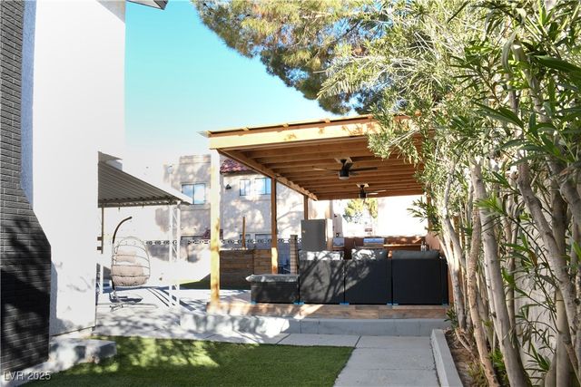 1708 Crest Avenue, Las Vegas, NV 89119