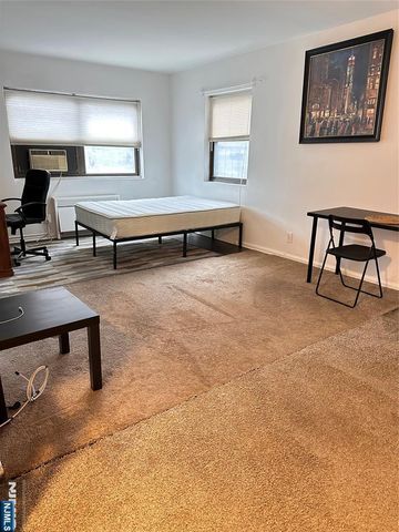 411 Park Place 3H, Fort Lee, NJ 07024