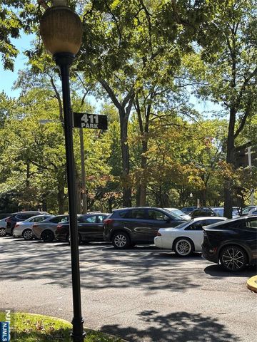 411 Park Place 3H, Fort Lee, NJ 07024