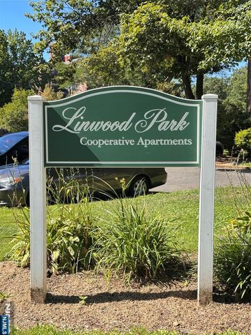 411 Park Place 3H, Fort Lee, NJ 07024